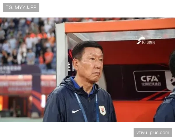 替补席吃红牌，为何教练也会被罚下？